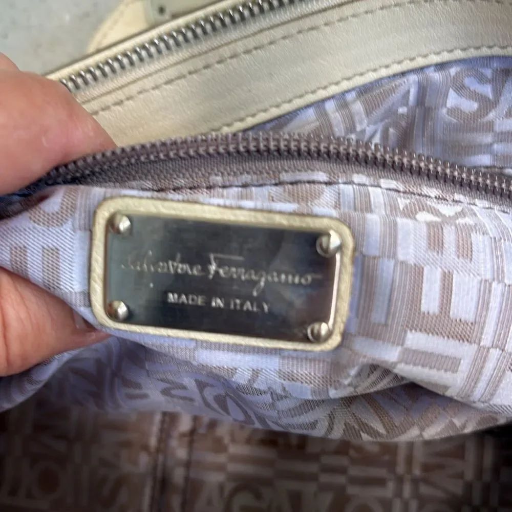 Ferragamo shoulder bag - Picture 7 of 8